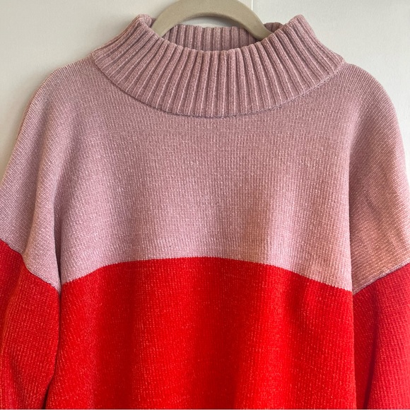 [NEW!] Mock neck chenille two tone sweater ❤️🩷 - Picture 3 of 7